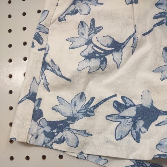 J.O.A. Los Angles Linen Floral Shorts, Size XS - Picture 9 of 9
